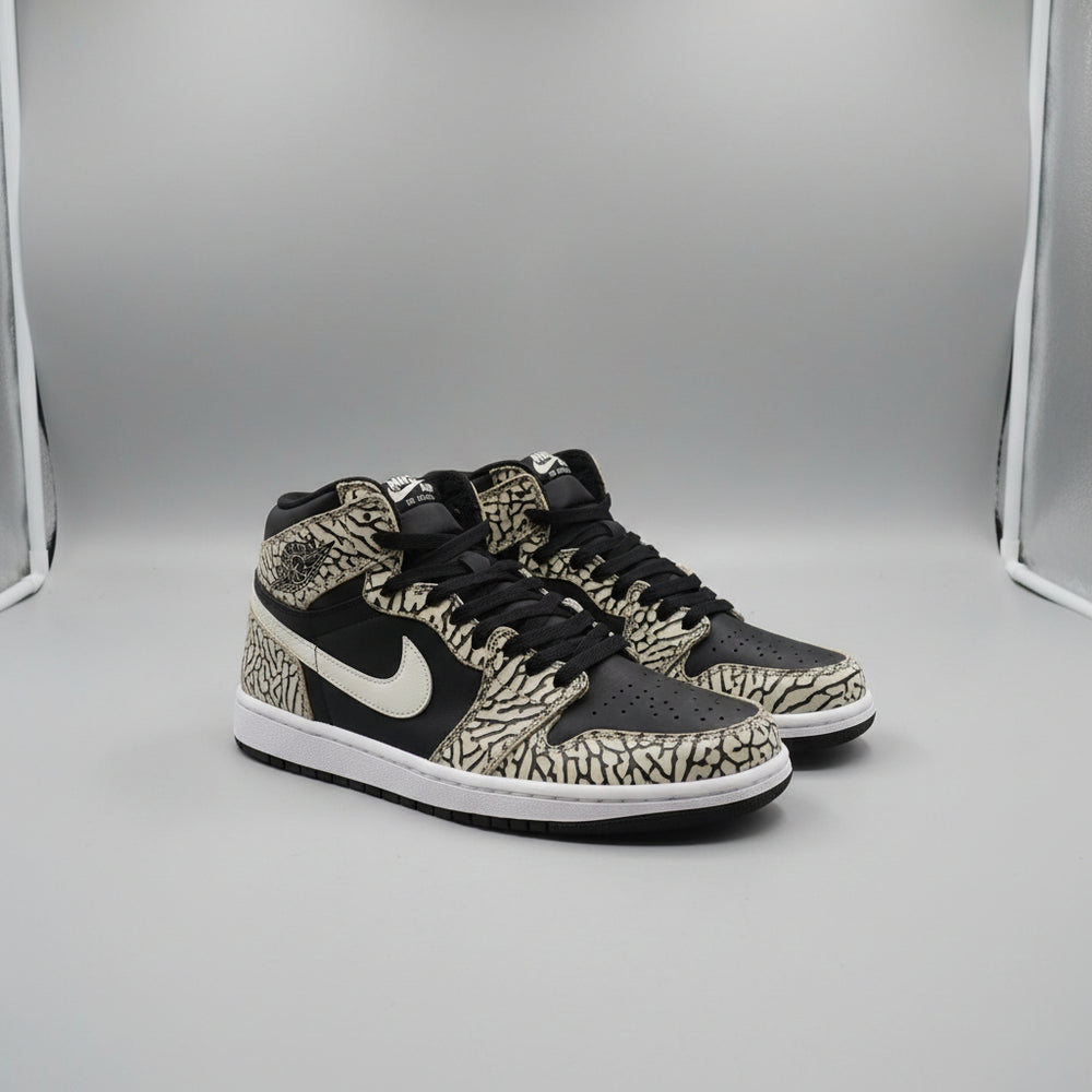 Textured Print Low-Top Sneaker