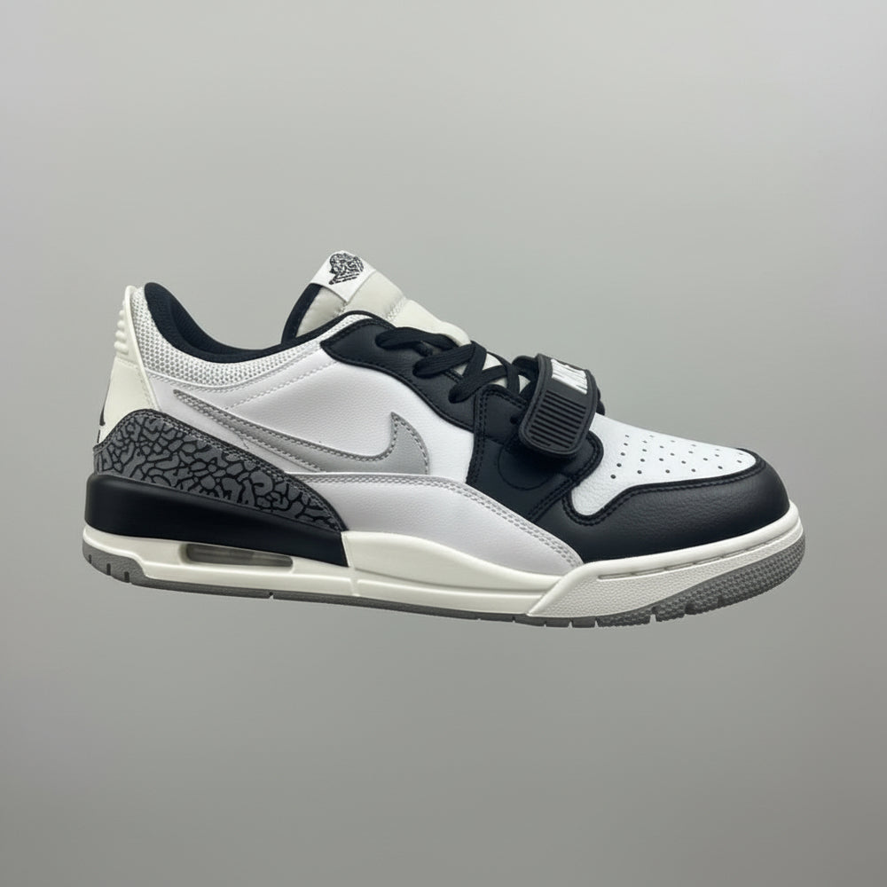 Textured Panel Low-Top Sneaker